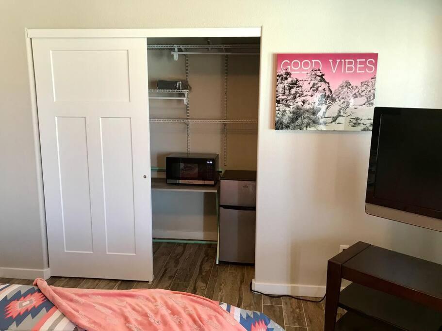 Private View On The Lake Side Of 95! Sleeps 16 Lake Havasu City Exteriör bild