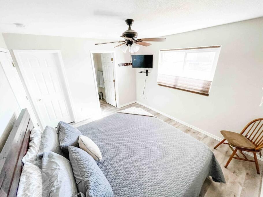 Private View On The Lake Side Of 95! Sleeps 16 Lake Havasu City Exteriör bild