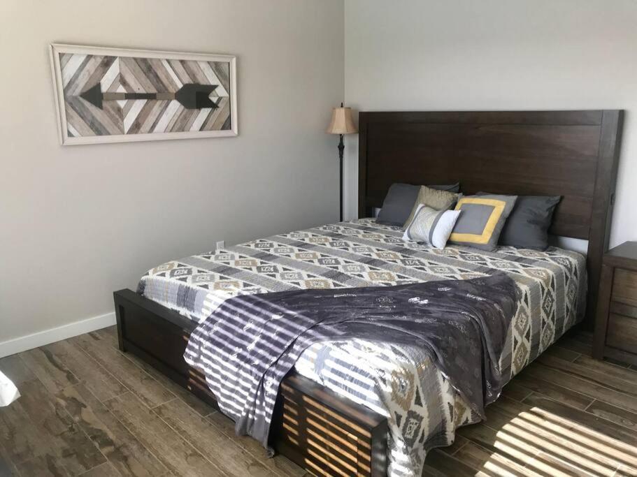 Private View On The Lake Side Of 95! Sleeps 16 Lake Havasu City Exteriör bild