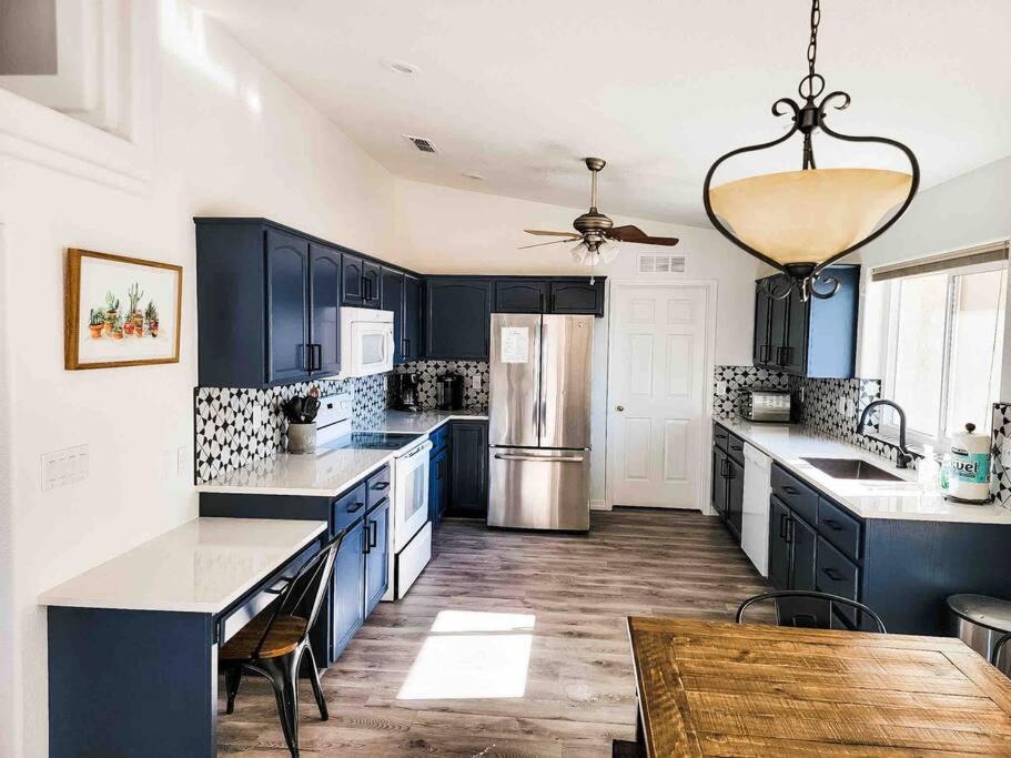 Private View On The Lake Side Of 95! Sleeps 16 Lake Havasu City Exteriör bild